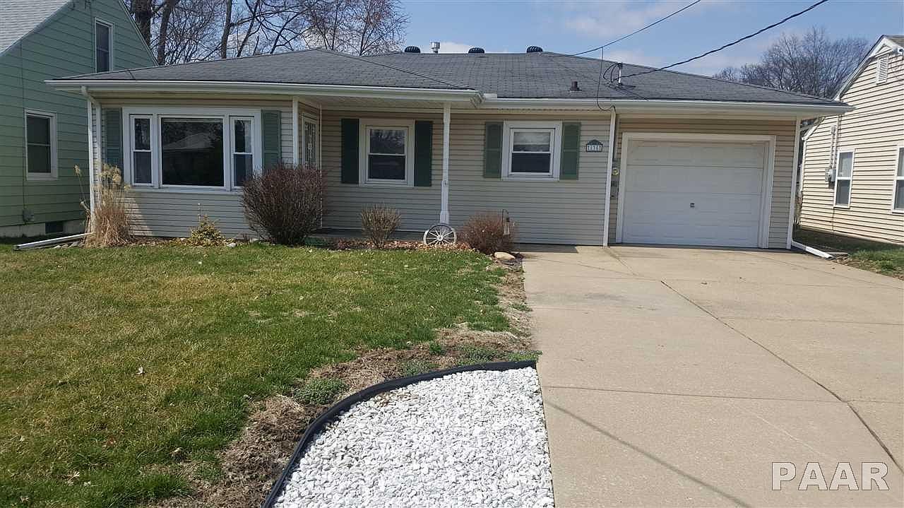 135 Jay St, East Peoria, IL 61611 Zillow