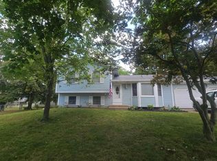 890 Gabrielle Ct NE, Grand Rapids, MI 49505