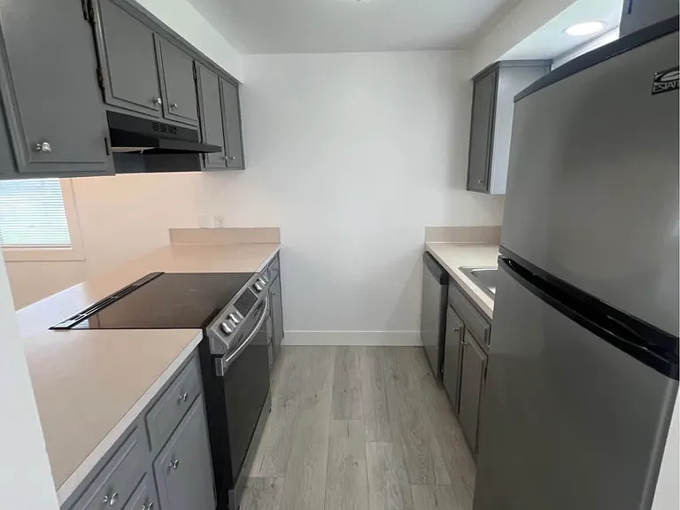 1015 Raffon Ct SE #1015 — Photo 2