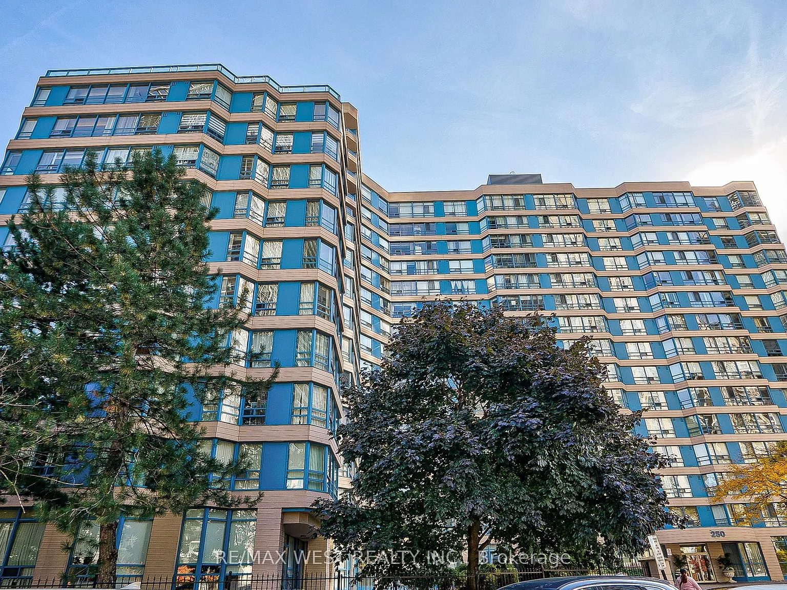 3 bed, $3,000 — Photo 2