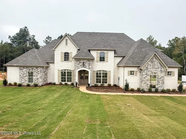 357 Poplar Ln, Holly Springs, MS 38635