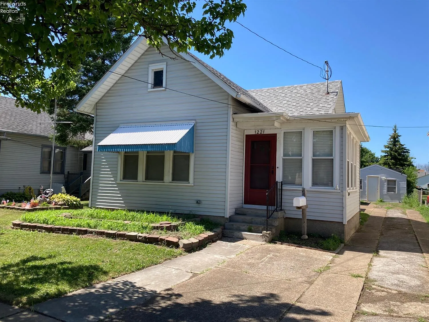 1221 W Monroe St photo 1
