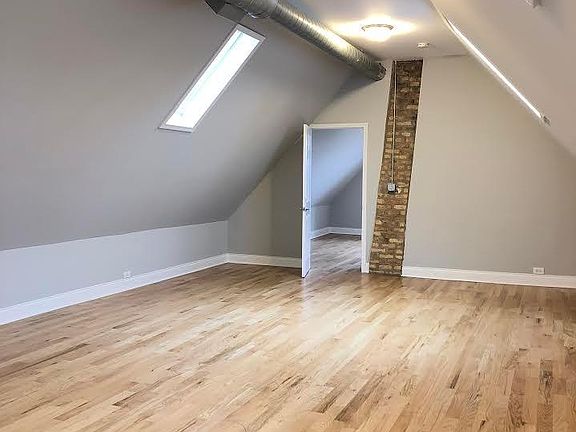 5th image of 1335 N Ashland Ave APT 3F