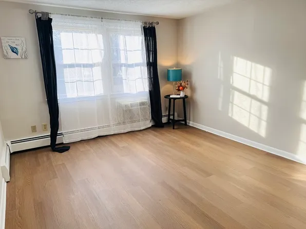 39 N Billerica Rd APT 6, Lowell, MA 01852