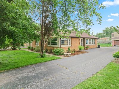 9965 Elm Circle Dr, Oak Lawn, IL, 60453