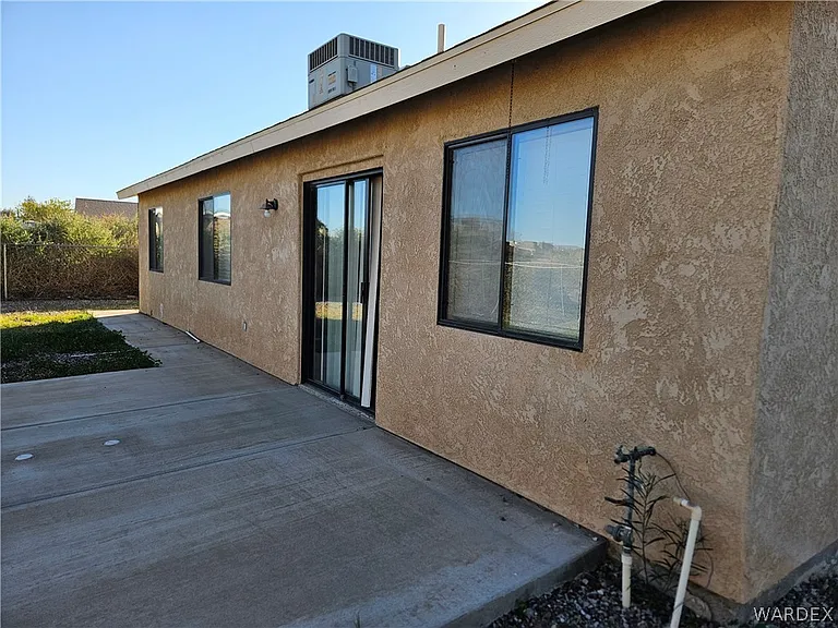 9842 S Phoenix Dr — Photo 16