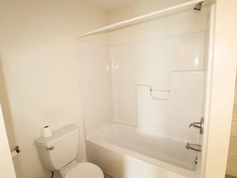 301 W Market St — Photo 33