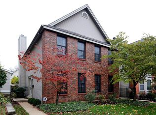 915 Morehouse Ln, Saint Louis, MO 63130
