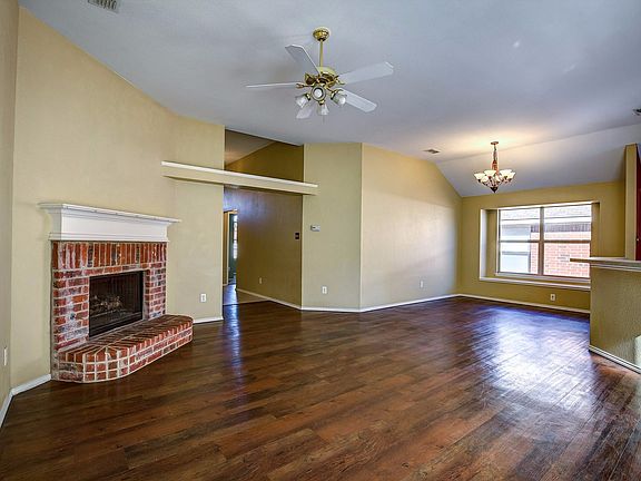 4th image of 9109 Bedford Ln