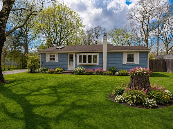 https://photos.zillowstatic.com/fp/36d54c433e40e8786d9b3caee150184c-p_e.webp