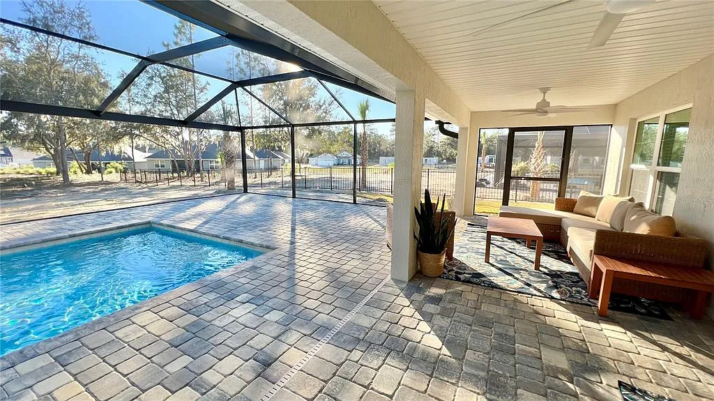 3 bed, 2.0 bath, 1760 sqft, $3,500 — Photo 3