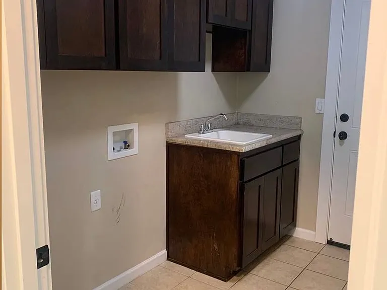 530 Saint Augustine Dr — Photo 10