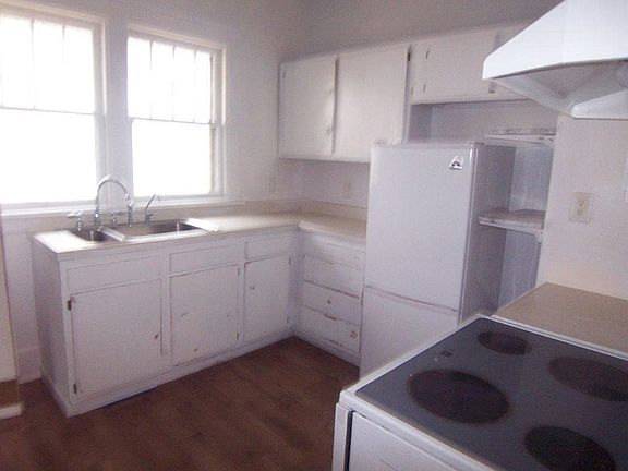 3rd image of 510 Jackson St