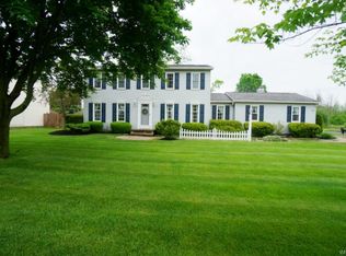 5931 Marion Dr, Lockport, NY 14094