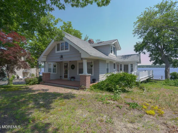 301 Compass Avenue, Beachwood, NJ 08722