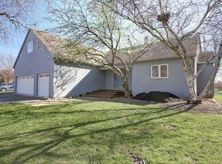 2707 Prairie Meadow Dr, Champaign, IL 61822