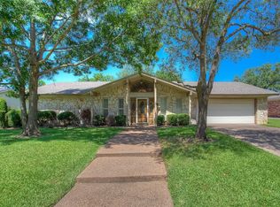 3804 Sunnydale Dr, Benbrook, TX 76116