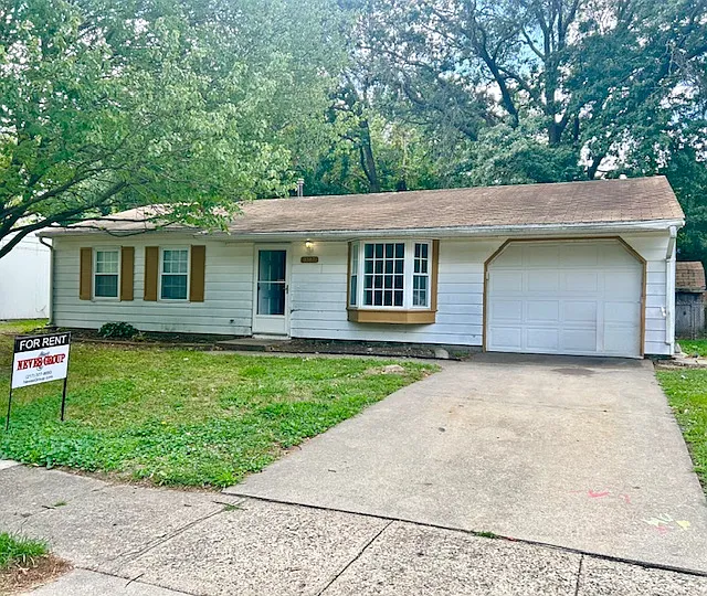 3107 Ridgewood Dr photo 1