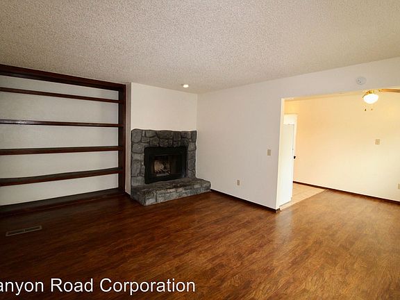 5th image of 316 Falcon Ct APT 1