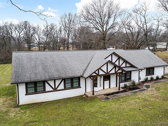 2nd image of 25702 S Greenway Dr