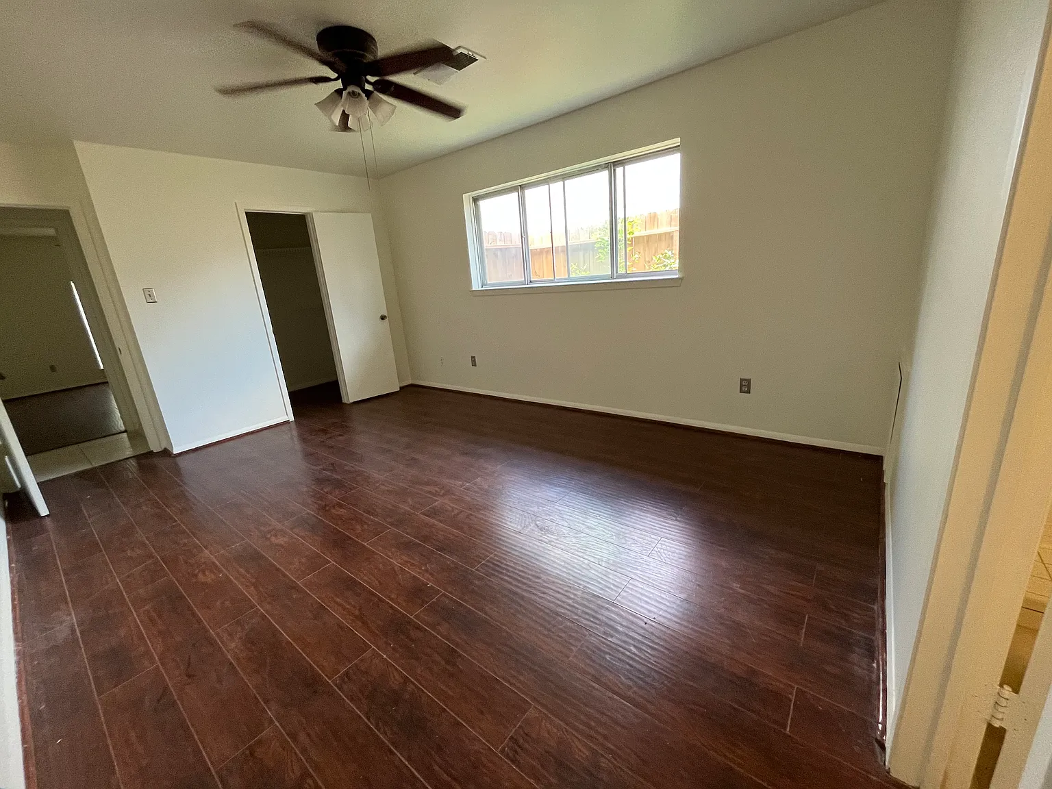 4 bed, 2000 sqft, $2,100 — Photo 3