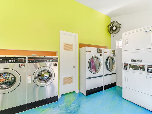 5th image of 851 S Sunset Ave #191
