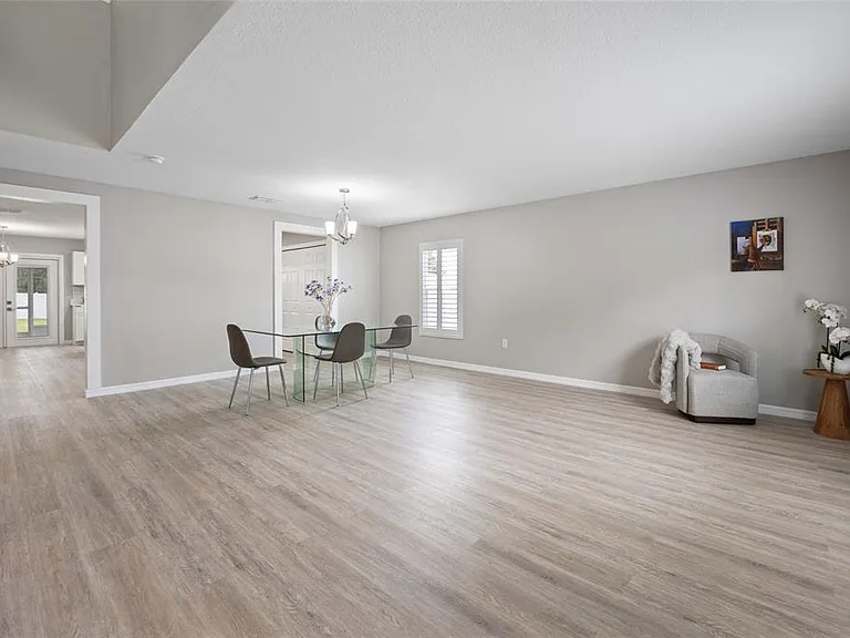 4510 SE 32nd Pl — Photo 4