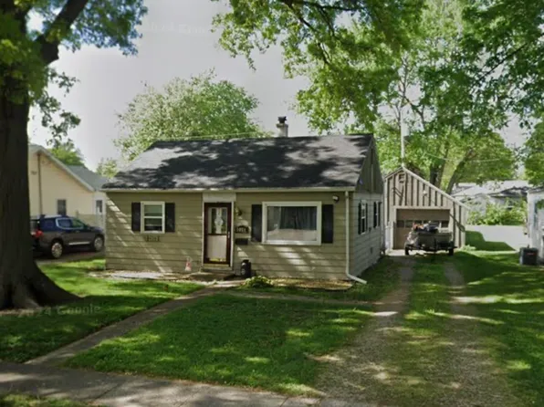 1019 W Franklin St, Taylorville, IL 62568