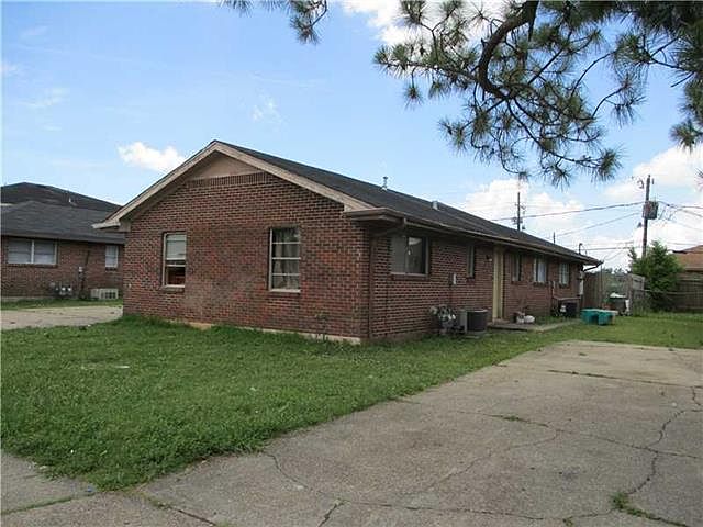 2nd image of 1920-22 Charleston Dr