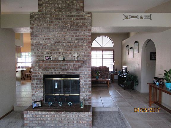 4th image of 938 E San Remo Ave
