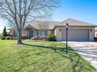 1985 N Regent Park Dr, Bellbrook, OH