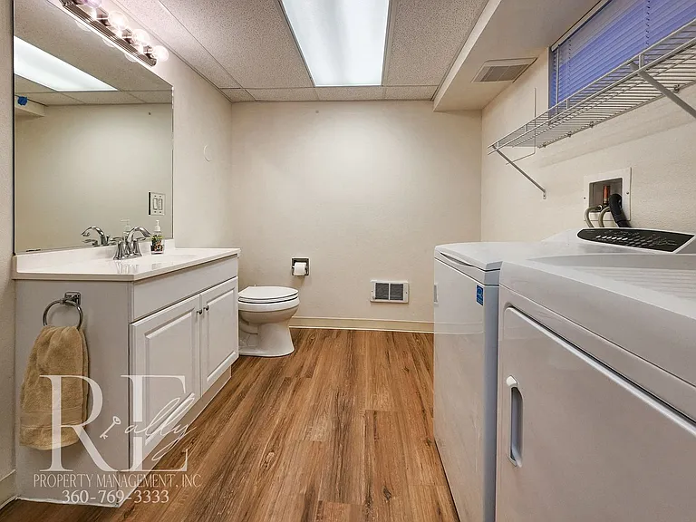 515 NW Heritage Ln — Photo 17