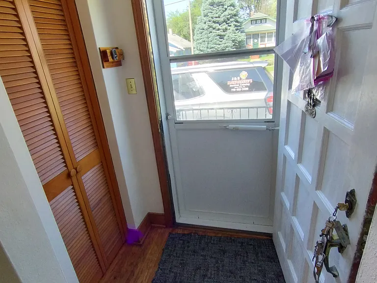2116 S Clinton St — Photo 4