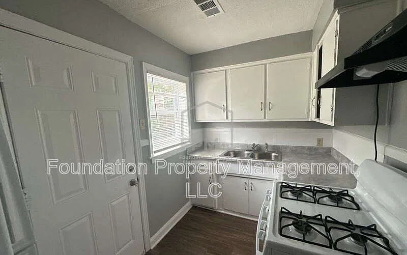 2 bed, 1.0 bath, 744 sqft, $875 — Photo 4