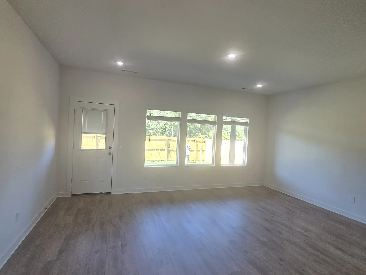 4 bed, 2313 sqft, $2,800 — Photo 3