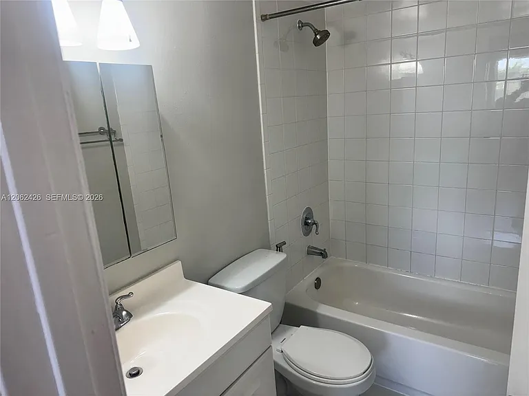 8075 NW 7th St #403 — Photo 3
