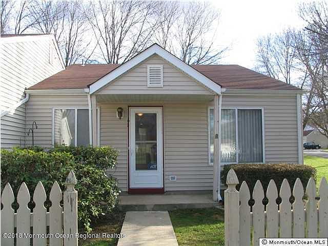 1st image of 62 Greenwood Dr