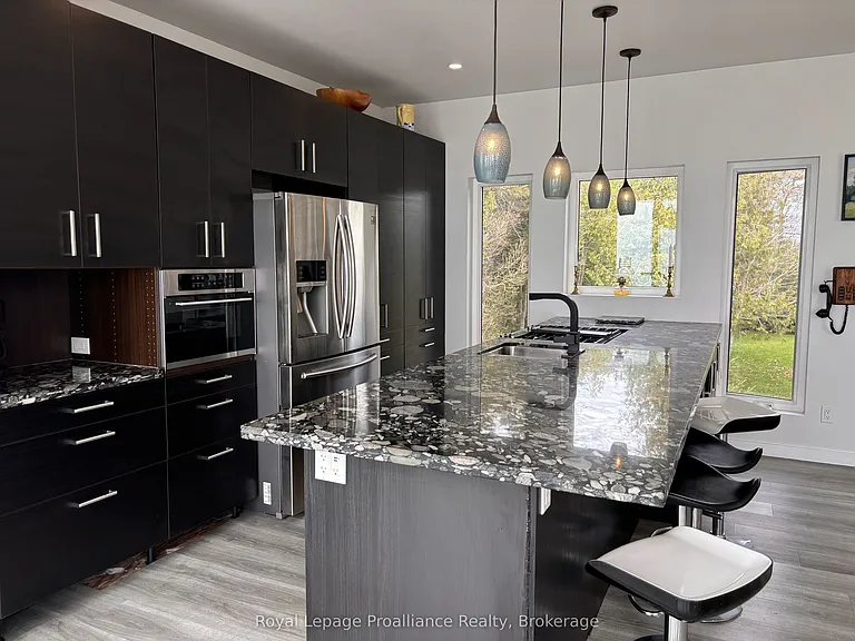 621 Barcovan Beach Rd — Photo 8