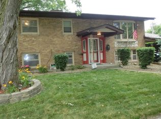 33 Arapaho Dr, Thornton, IL