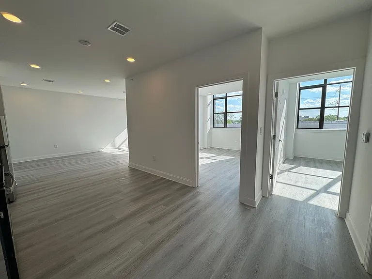 1600 West Hunting Park - Residential — Photo 29