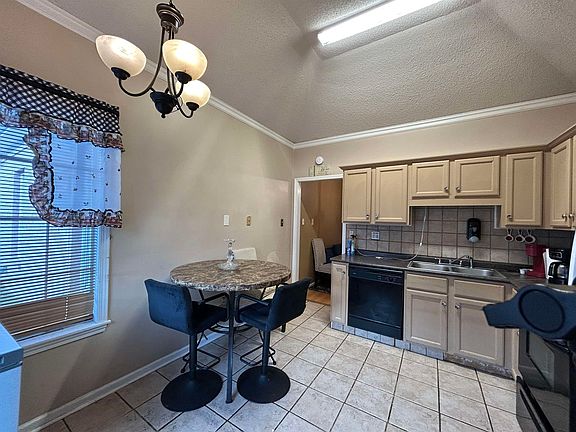 2nd image of 741 N Sanga Rd