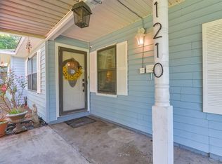 1210 Aberdeen Rd, Pasadena, TX 77502