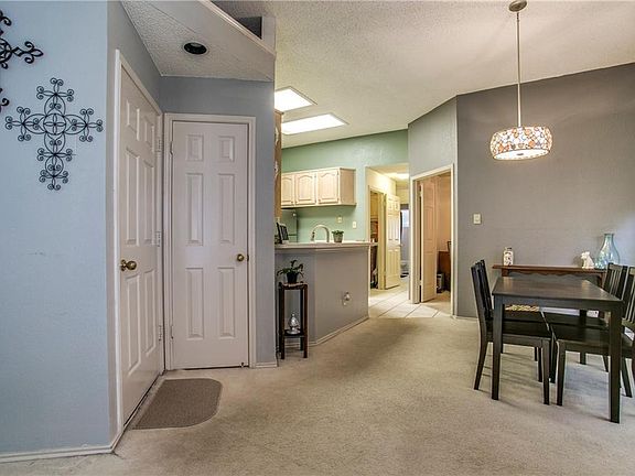 5th image of 462 Arbor Club Ln