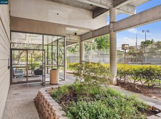 420 N Civic Dr APT 201, Walnut Creek, CA 94596
