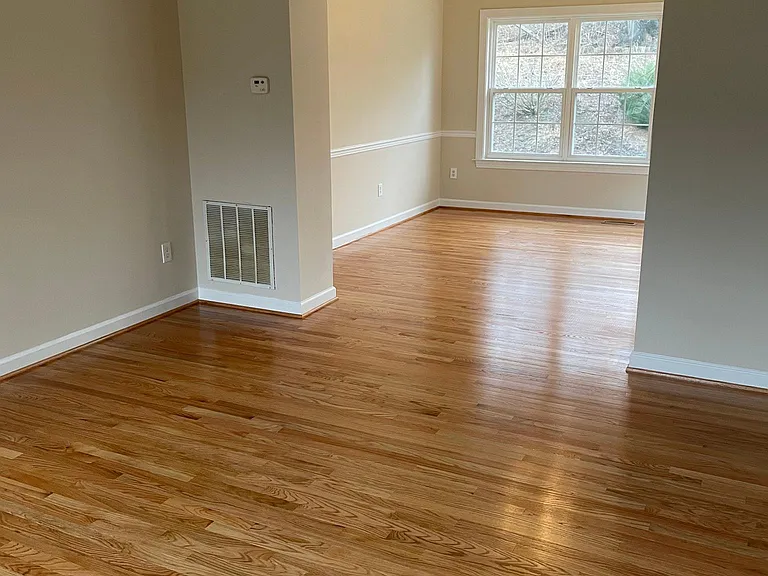 210 Earhart Ct — Photo 12