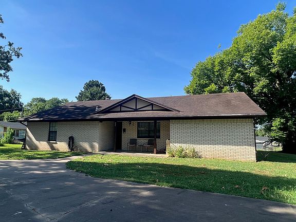 5th image of 804 W Enid Ave