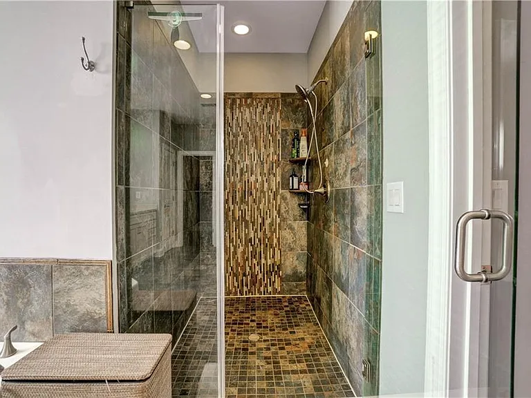 633 Leland Pkwy — Photo 27
