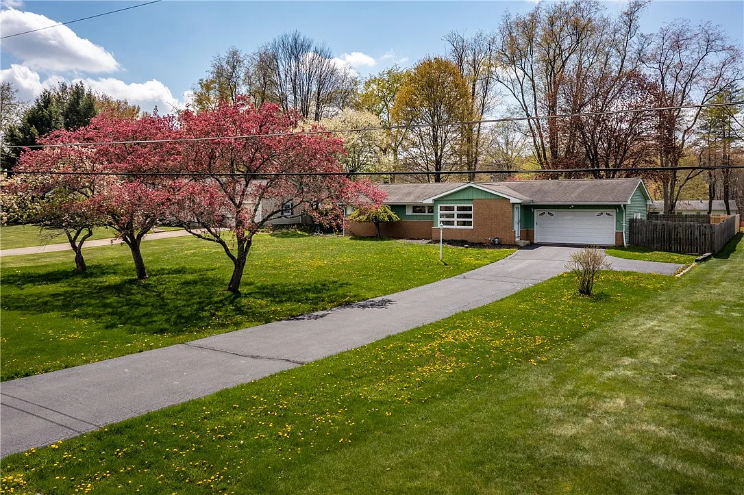 12 Redwood Dr photo 1