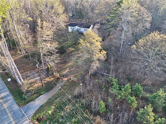 2nd image of 426 Cleveland Rd