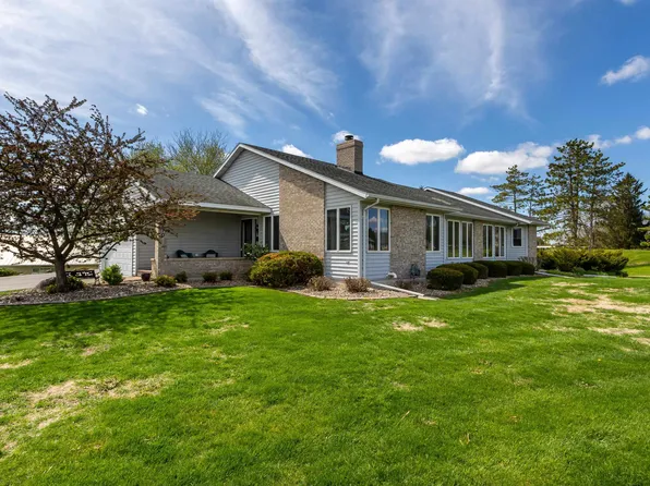 1370 Eliza St, Darlington, WI 53530